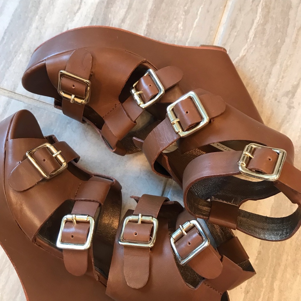 Cynthia Vincent Brown Leather Gold Buckle Gladiato